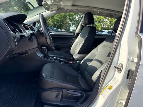 Used 2017 Volkswagen Golf S FWD image 5