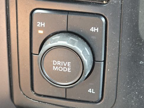Used 2023 Ford F150 XLT AWD/4WD image 11