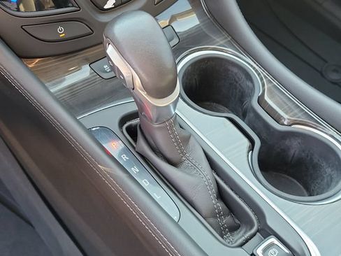 Used 2019 Buick Envision Essence FWD image 29