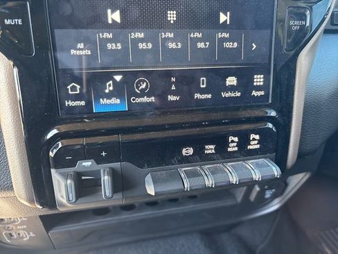 Used 2024 RAM 2500 Laramie w/ Safety Group image 18