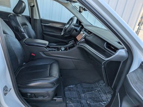 Used 2022 Jeep Grand Cherokee L Limited w/ Trailer Tow Group (B) image 32