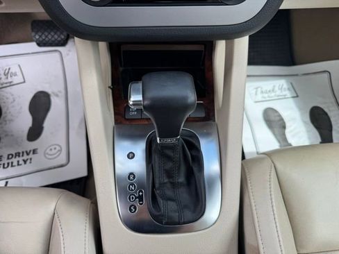 Used 2010 Volkswagen Eos Lux FWD image 19
