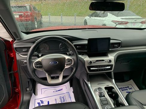 Used 2022 Ford Explorer XLT w/ Equipment Group 202A image 20