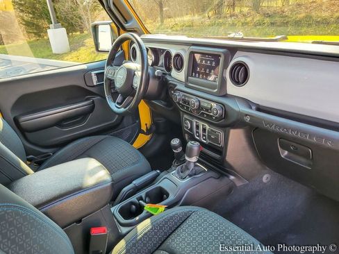 Used 2021 Jeep Wrangler Sport image 26