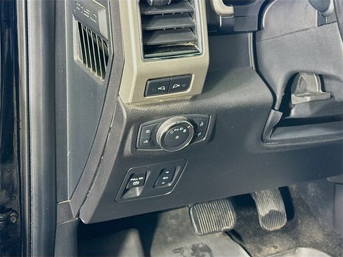 Used 2018 Ford F150 Lariat w/ Equipment Group 501A Mid image 4