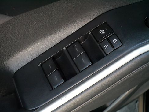 Certified 2024 Toyota Highlander LE AWD/4WD image 19