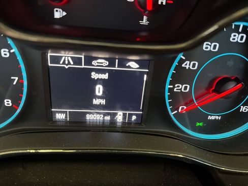 Used 2018 Chevrolet Cruze LT w/ Convenience Package image 5