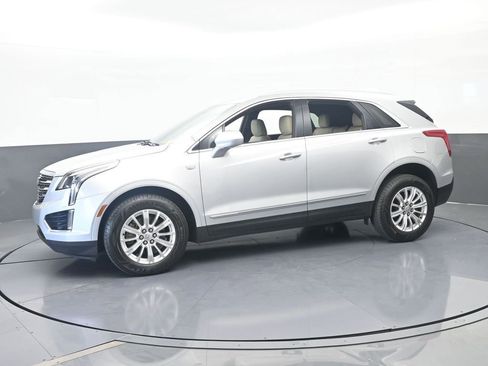 Used 2019 Cadillac XT5 FWD image 2