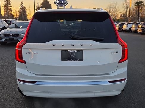 Used 2024 Volvo XC90 B6 Ultimate w/ Lounge Package image 12