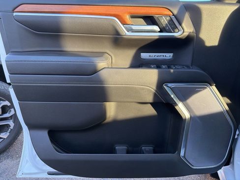 Certified 2022 GMC Sierra 1500 Denali image 7