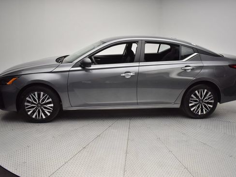 Certified 2024 Nissan Altima 2.5 SV AWD/4WD image 6
