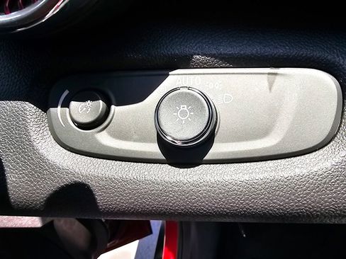 New 2026 Chevrolet Trax RS w/ Driver Confidence Package FWD image 18