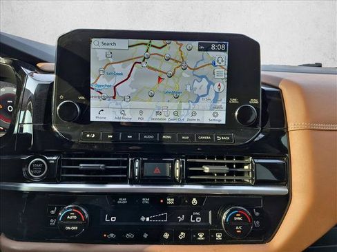 Used 2023 Nissan Pathfinder Platinum AWD/4WD image 13