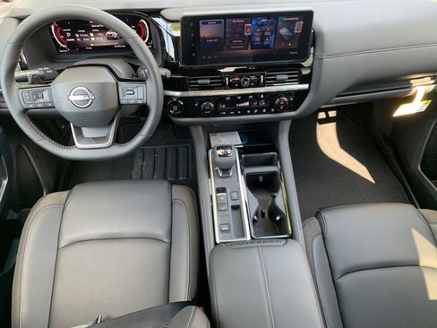 New 2026 Nissan Pathfinder SL w/ SL Premium Package FWD image 12