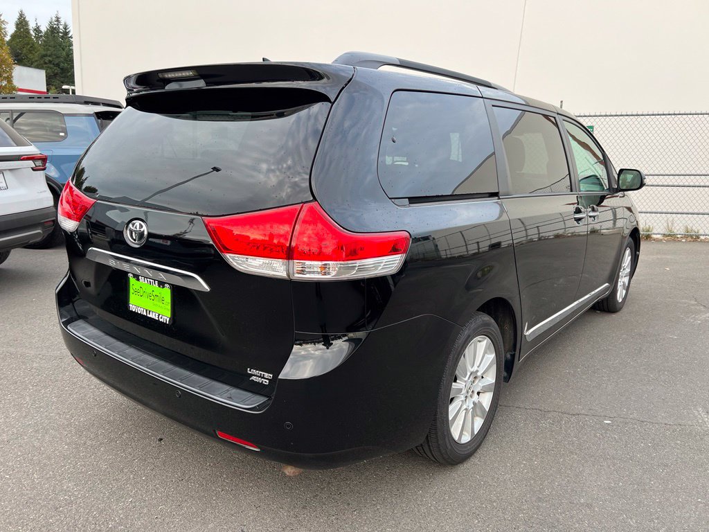 Used 2013 Toyota Sienna Limited w/ Premium Pkg AWD/4WD image 4