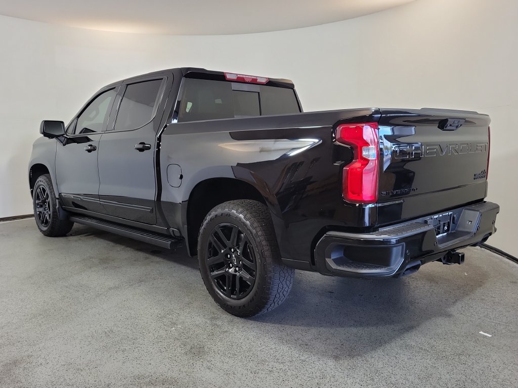 Used 2025 Chevrolet Silverado 1500 High Country w/ Midnight Edition AWD/4WD image 5