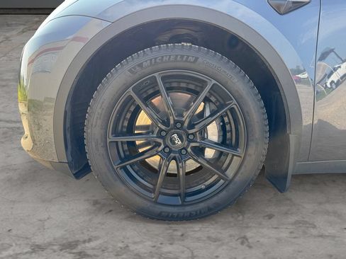 Used 2023 Tesla Model Y Long Range AWD/4WD image 9