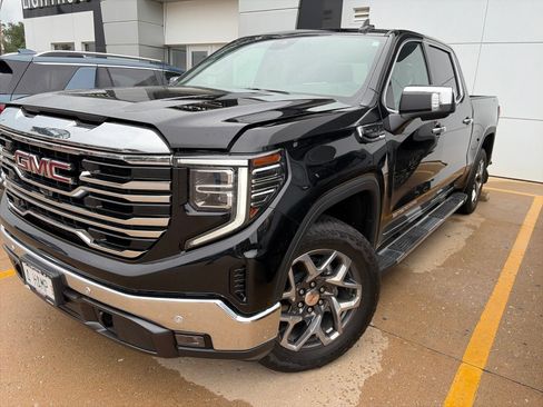 Used 2024 GMC Sierra 1500 SLT w/ SLT Premium Plus Package AWD/4WD image 1