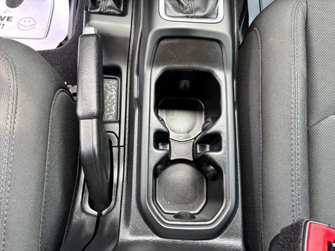 Used 2021 Jeep Gladiator Sport AWD/4WD image 18
