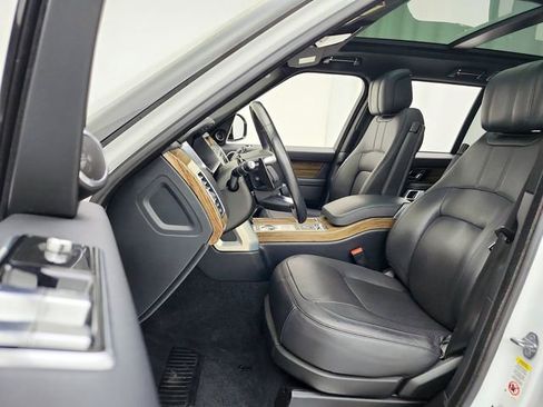 Used 2019 Land Rover Range Rover HSE image 21