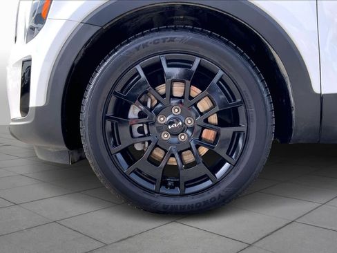 Used 2022 Kia Telluride SX w/ SX Prestige Package image 11