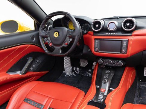 Used 2016 Ferrari California T image 16