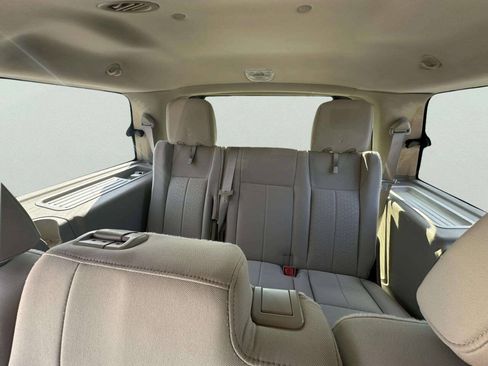Used 2014 Ford Expedition XLT RWD image 19