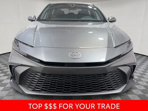 Used 2026 Toyota Camry SE FWD image 2