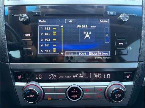 Used 2017 Subaru Outback 3.6R Limited AWD/4WD image 23