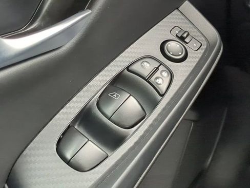 Used 2025 Nissan Sentra SV image 20