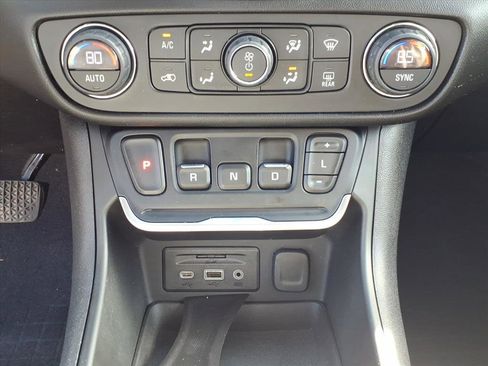 Used 2018 GMC Terrain SLE image 14