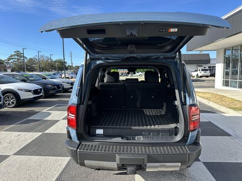 Used 2024 Toyota Land Cruiser image 5