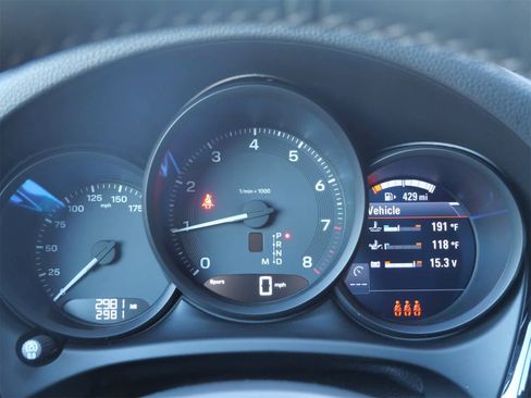 Certified 2026 Porsche Macan image 21