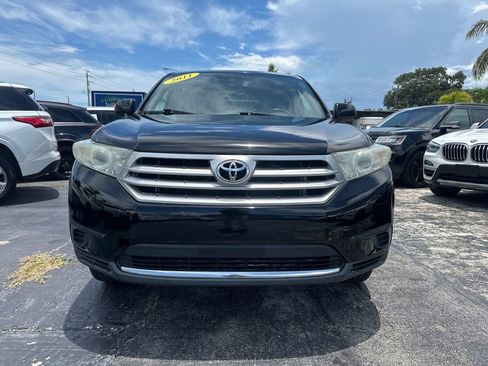 Used 2011 Toyota Highlander 4WD w/ Tow Pkg image 5
