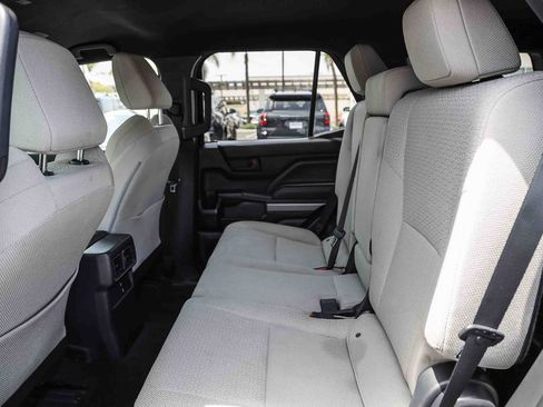 Certified 2025 Toyota 4Runner SR5 AWD/4WD image 18