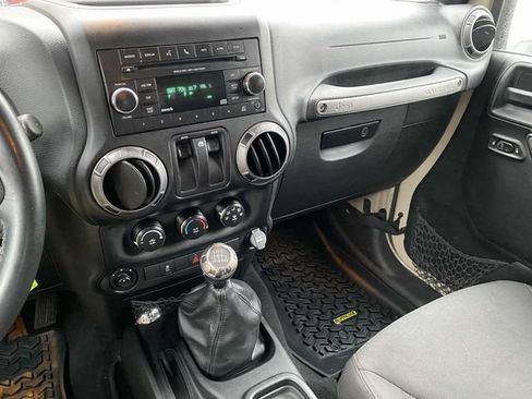 Used 2018 Jeep Wrangler Sport image 23