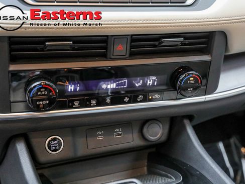 Used 2023 Nissan Rogue SV AWD/4WD image 19