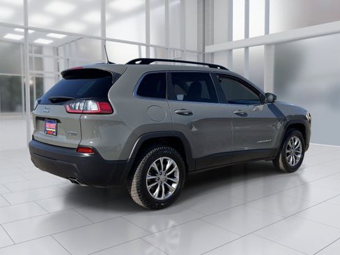 Used 2022 Jeep Cherokee Latitude Lux w/ Sun & Sound Group AWD/4WD image 5
