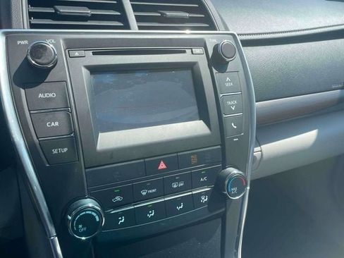 Used 2017 Toyota Camry LE FWD image 31