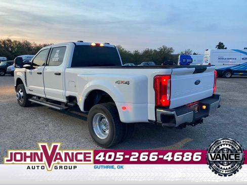 Used 2025 Ford F350 XLT image 5