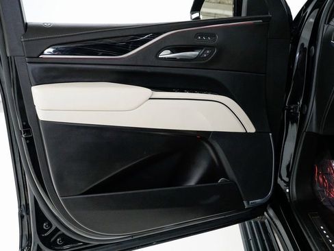 Used 2023 Cadillac Escalade ESV Sport w/ LPO, ONYX Package image 10