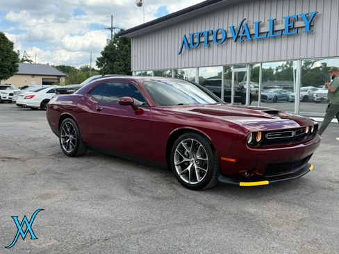 Used 2022 Dodge Challenger GT RWD image 1