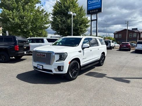 Used 2022 GMC Yukon XL Denali AWD/4WD image 1
