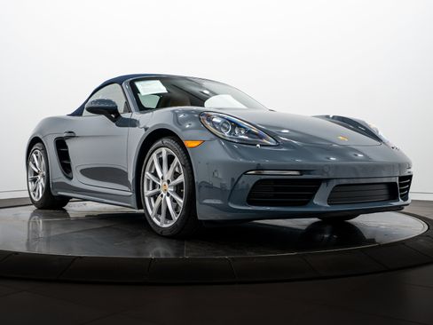 Certified 2017 Porsche 718 Boxster image 26