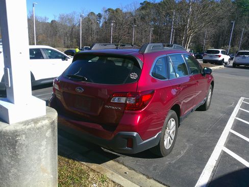 Used 2019 Subaru Outback 2.5i image 7
