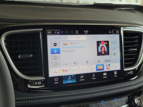 New 2026 Chrysler Pacifica Select FWD image 26