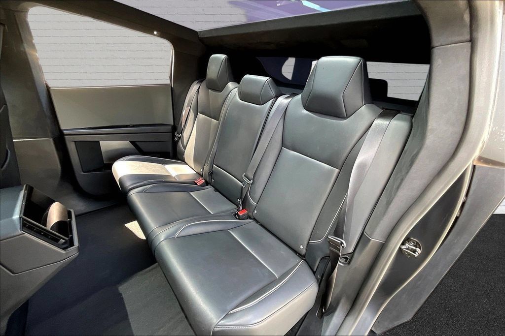 Used 2024 Tesla Cybertruck AWD Crew Cab image 17