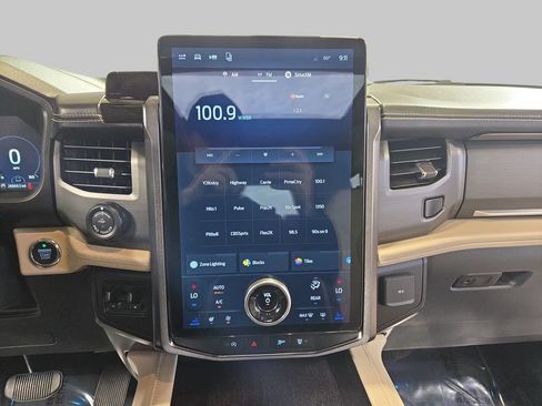 Used 2024 Ford Expedition Platinum AWD/4WD image 24