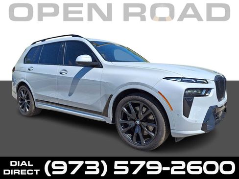 Used 2023 BMW X7 xDrive40i w/ M Sport Package AWD/4WD image 1