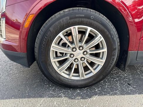 Used 2017 Cadillac XT5 Luxury w/ Driver Awareness Package image 10